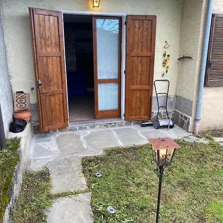 La Casa Tra I Monti Vakantiehuis Ponna Superiore