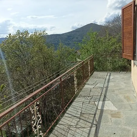 La Casa Tra I Monti Ponna Superiore